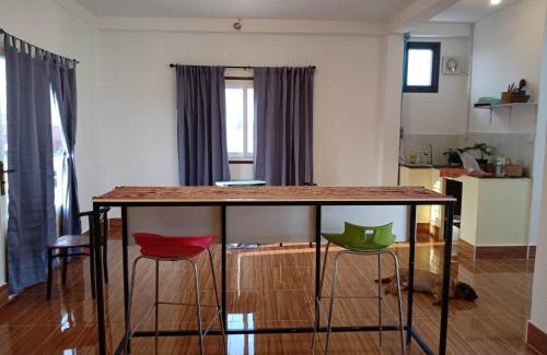 Dangkao Bed & Breakfast | Discover KOL House: Family-Friendly Retreat with Kitchen