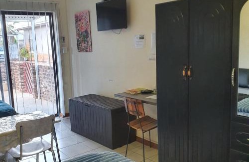 Prieska Apartment | Guest Rated 9/10 at KOL-IN Self Catering with Pool & Kids' Play