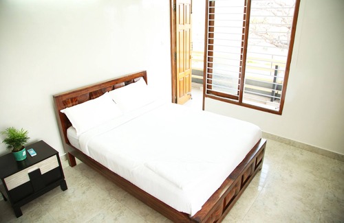 Besant Nagar House | Discover Comfort at Kolam Elliots Beach with Great Amenities