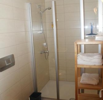 Weissensee Hotel | Scenic Kolbitsch am Weissensee with Pool & Private Beach