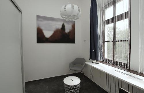 Lednice House | Explore Koleje Zamecek: Pet-Friendly Retreat with Kitchen