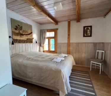 Ahmovaara Ski Chalet | Pet-Friendly Koli Freetime Cottages with Ocean Views