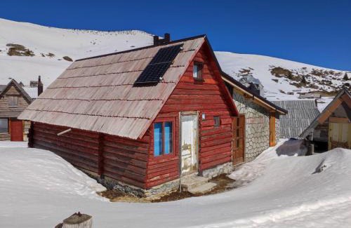 Sumece Apartment | Cozy Koliba Nazif Softić: Pet-Friendly Retreat Awaits