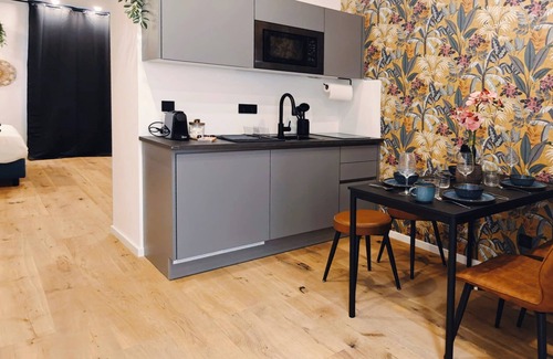Favoriten Apartment | Kolibri + 3 Min to Metro U1 + Free Parking