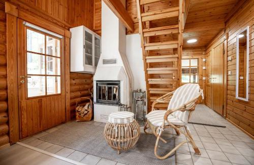 Koli National Park Ski Chalet | Pet-Friendly Kolin Vernetti 3 with Private Beach Access