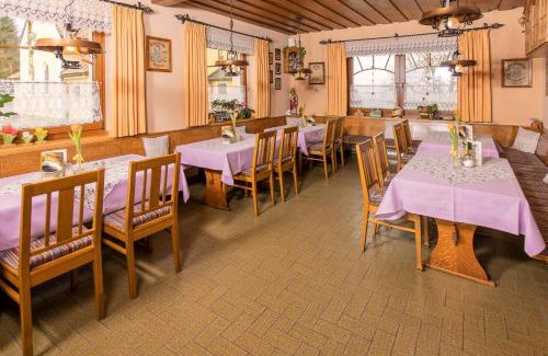 Neukirchen Beim Heiligen Blut House | Kolmsteiner Hof: Oceanfront Escape with 9.2/10 Rating