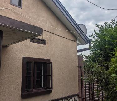 Gisenyi House | Pet and Child Friendly KOLOME House for Your Next Stay