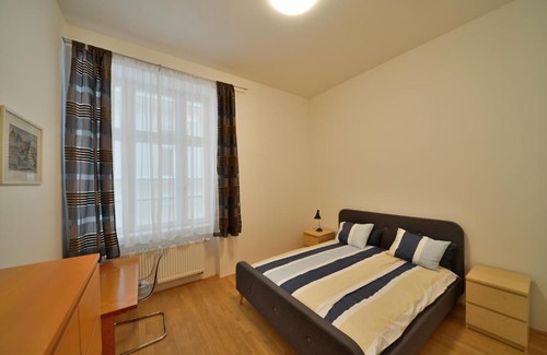 Marianske Lazne Apartment | Kolonada Elegant 2-Bedroom Apartment with Balcony & Accessibility