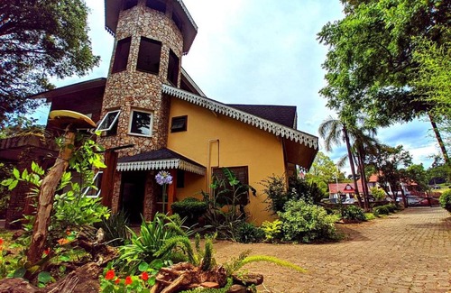Nova Petropolis House | KolonieBurg: Nature Retreat with Family-Friendly Amenities