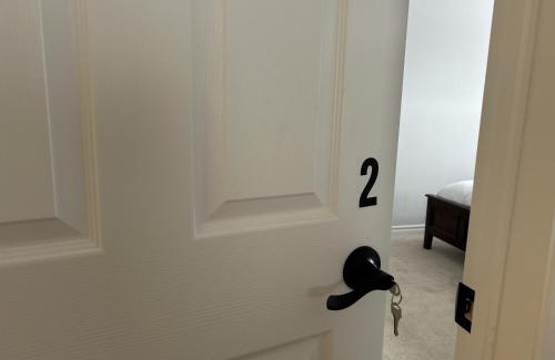 Ottawa Division House | Comfortable Kolopizo Lounge - Ideal for Family Stays