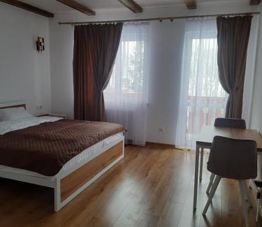 Slavske House | Pet-Friendly Kolos House: Guest Rated 9.9/10 with Pool