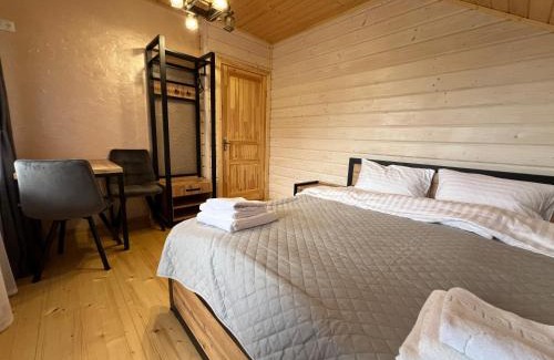 Slavske House | Pet-Friendly Kolos House: Guest Rated 9.9/10 with Pool
