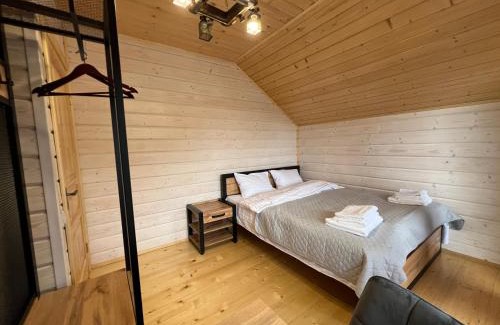 Slavske House | Pet-Friendly Kolos House: Guest Rated 9.9/10 with Pool