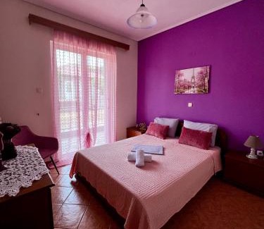 Karyes House | Discover Kolovos House: Family-Friendly with Top Reviews