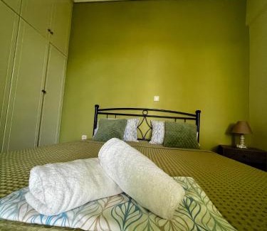 Karyes House | Discover Kolovos House: Family-Friendly with Top Reviews