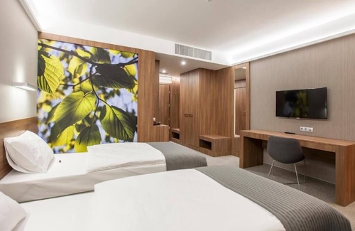 Dobron Hotel | Kolumna Park Hotel: Guest Rated 9.4 with Family-Friendly Perks