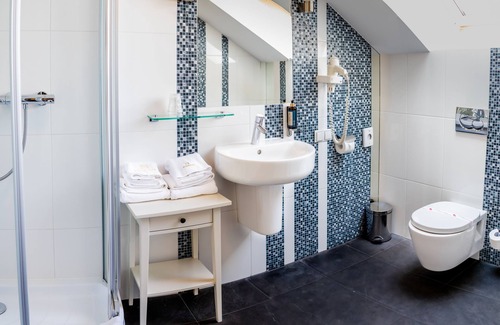 Dobron Hotel | Kolumna Park Hotel: Guest Rated 9.4 with Family-Friendly Perks