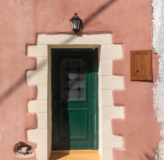 Kefalas House | Guest Rated: Kolymbos House Kefalas with 9.4/10 Score