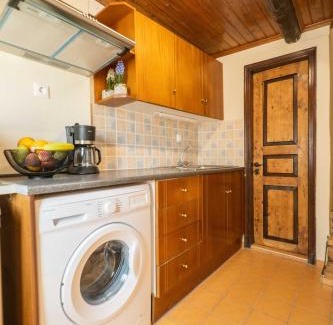 Kefalas House | Guest Rated: Kolymbos House Kefalas with 9.4/10 Score