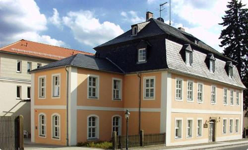 Herrnhut House | Comfortable Stays at Komenský Gäste- und Tagungshaus