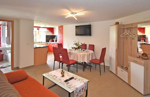 Lichtenhain Apartment | Charming Apartment in Lichtenhain with Garden and Breakfast
