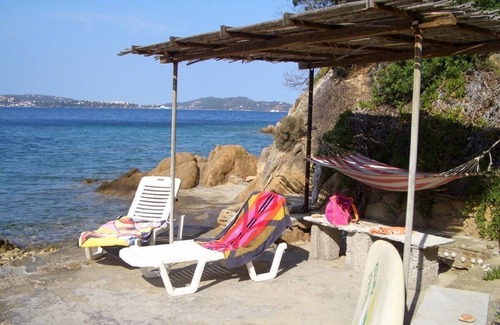Kanapitsa Villa | Stunning Villa in Blooming Paradise with Beach Access