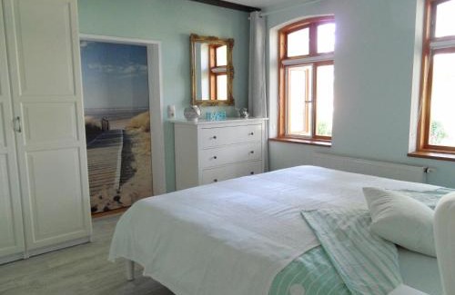 Kirch Mulsow Apartment | Serene "Vier Linden" Apartment Near the Coast, 9/10 Rated