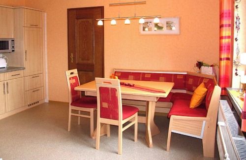 Spahl Apartment | Cozy Nature Retreat with Kitchen & Breakfast Included