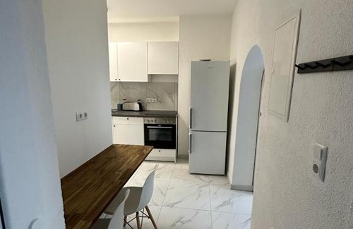 Twischkamp Apartment | Convenient Monteurswohnung: Family & Pet-Friendly Retreat
