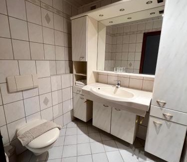 Konfeld Apartment | Comfortable Monteurwohnung in Weiskirchen with Family Amenities