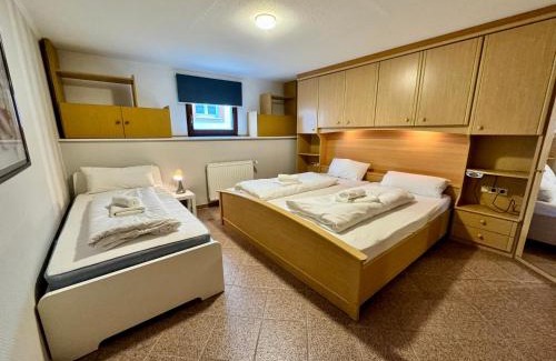 Konfeld Apartment | Comfortable Monteurwohnung in Weiskirchen with Family Amenities