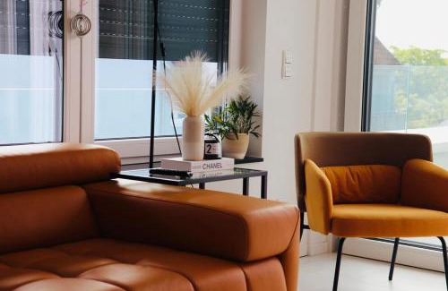 Langen Apartment | Top-Rated Komfortables Penthouse with Incredible Space