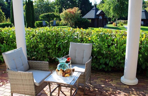 Stein Cottage | Relaxing Double Room with Pool and Ocean View - Pension Lammerhof