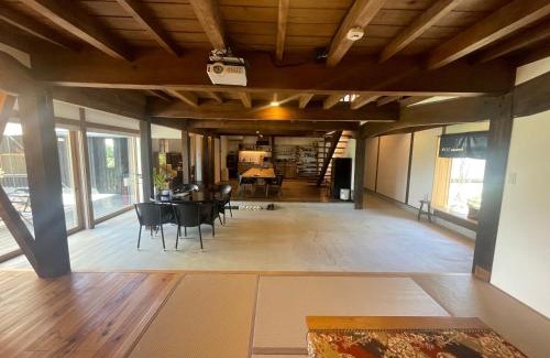 Isahaya Villa | Discover Kominka307: Family-Friendly Retreat with Dining