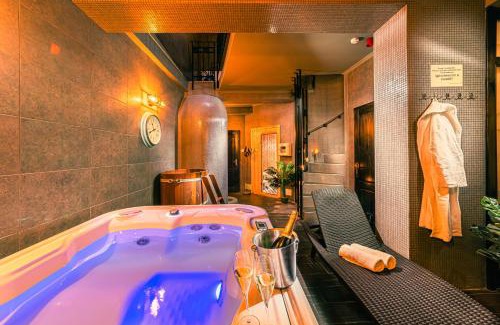 Gyula Hotel | Discover Komló Hotel Gyula: 4-Star Spa and Family-Friendly Stay