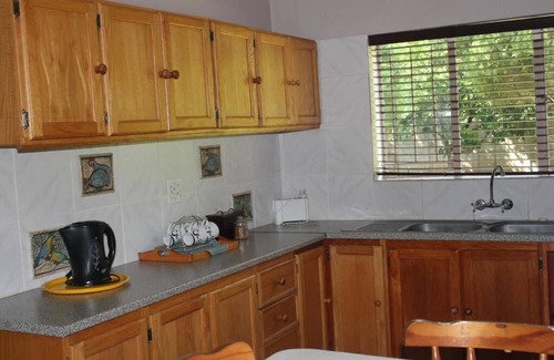 Thabazimbi House | Discover Comfort at Komma Nader Gastehuis with Pool & Dining