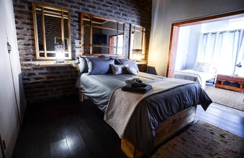 Thabazimbi House | Discover Comfort at Komma Nader Gastehuis with Pool & Dining
