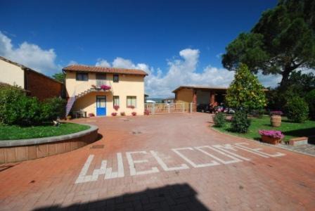 San Zeno House | Discover Komote: Family-Friendly Stays with Breakfast Included