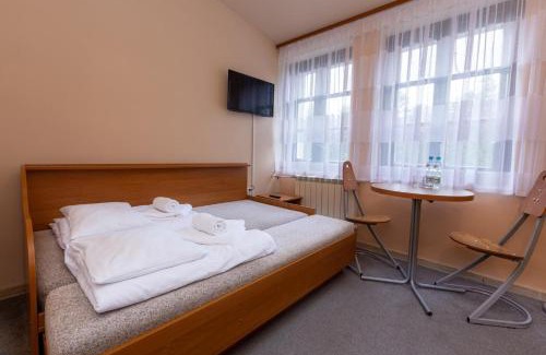 Jelesnia Resort | Oceanfront Kompleks Pilsko-Jontek with Pool & Restaurant