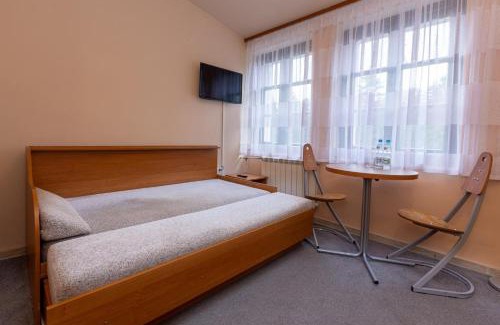 Jelesnia Resort | Oceanfront Kompleks Pilsko-Jontek with Pool & Restaurant