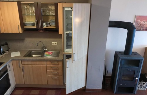 Zandt Apartment | Newly Equipped Bungalow with Fireplace and Garden Retreat