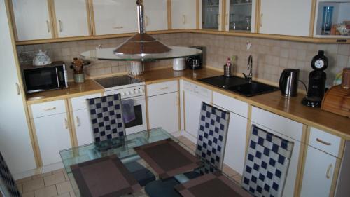 Heyen Apartment | Welcoming Stay in Beautiful Weserbergland / Heyen