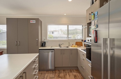 Whiritoa House | Relax at Kon Tiki Retreat - Whiritoa Beach Getaway