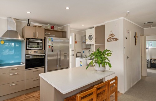 Whiritoa House | Relax at Kon Tiki Retreat - Whiritoa Beach Getaway