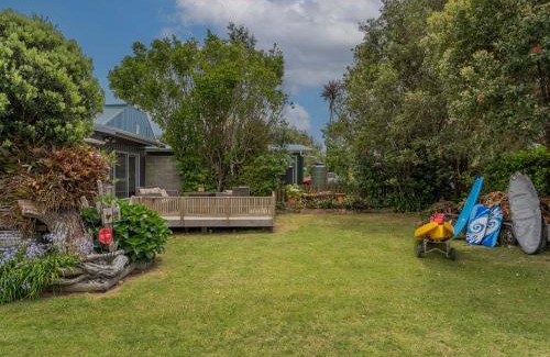 Whiritoa House | Discover Kon Tiki Retreat - Family-Friendly Whiritoa Getaway