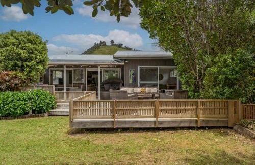 Whiritoa House | Discover Kon Tiki Retreat - Family-Friendly Whiritoa Getaway