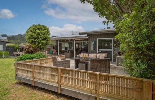 Whiritoa House | Discover Kon Tiki Retreat - Family-Friendly Whiritoa Getaway