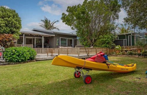 Whiritoa House | Discover Kon Tiki Retreat - Family-Friendly Whiritoa Getaway