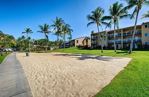Historic Kailua Village Condo | Experience the Kona Coast Resort with Oceanfront Views