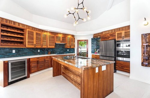 Kahaluu-Keauhou House | Kona Koa House by Gather: Oceanview 3BR Estate w/Heated Pool & BBQ